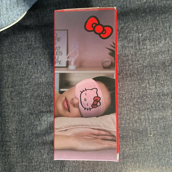 🎄🎀Hello Kitty Wireless Eyemask Bluetooth - Picture 3 of 6